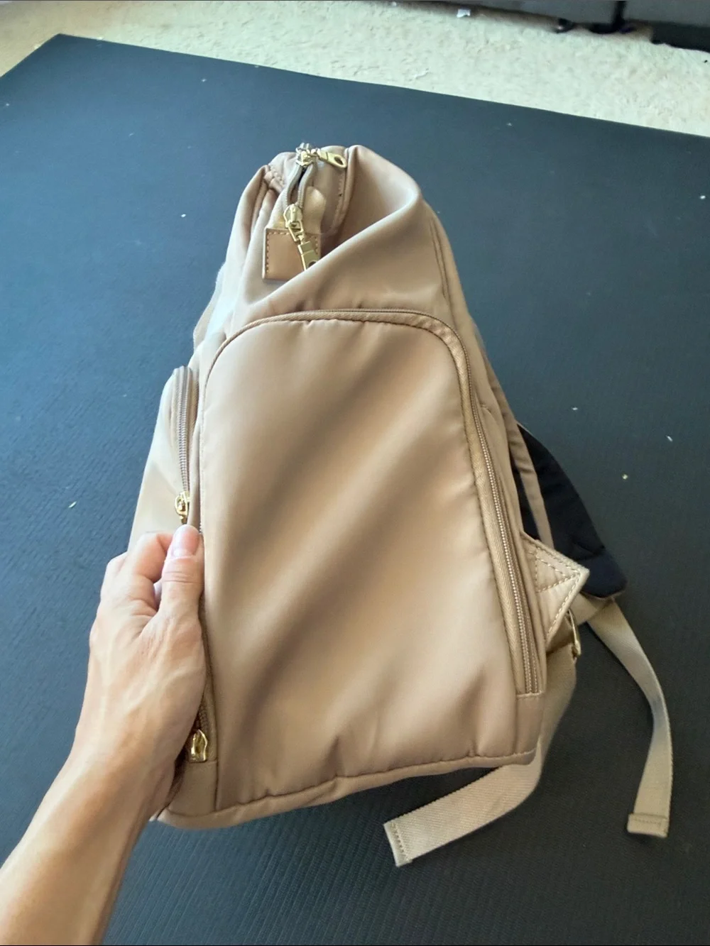Sarah Wells norah pump bag latte
